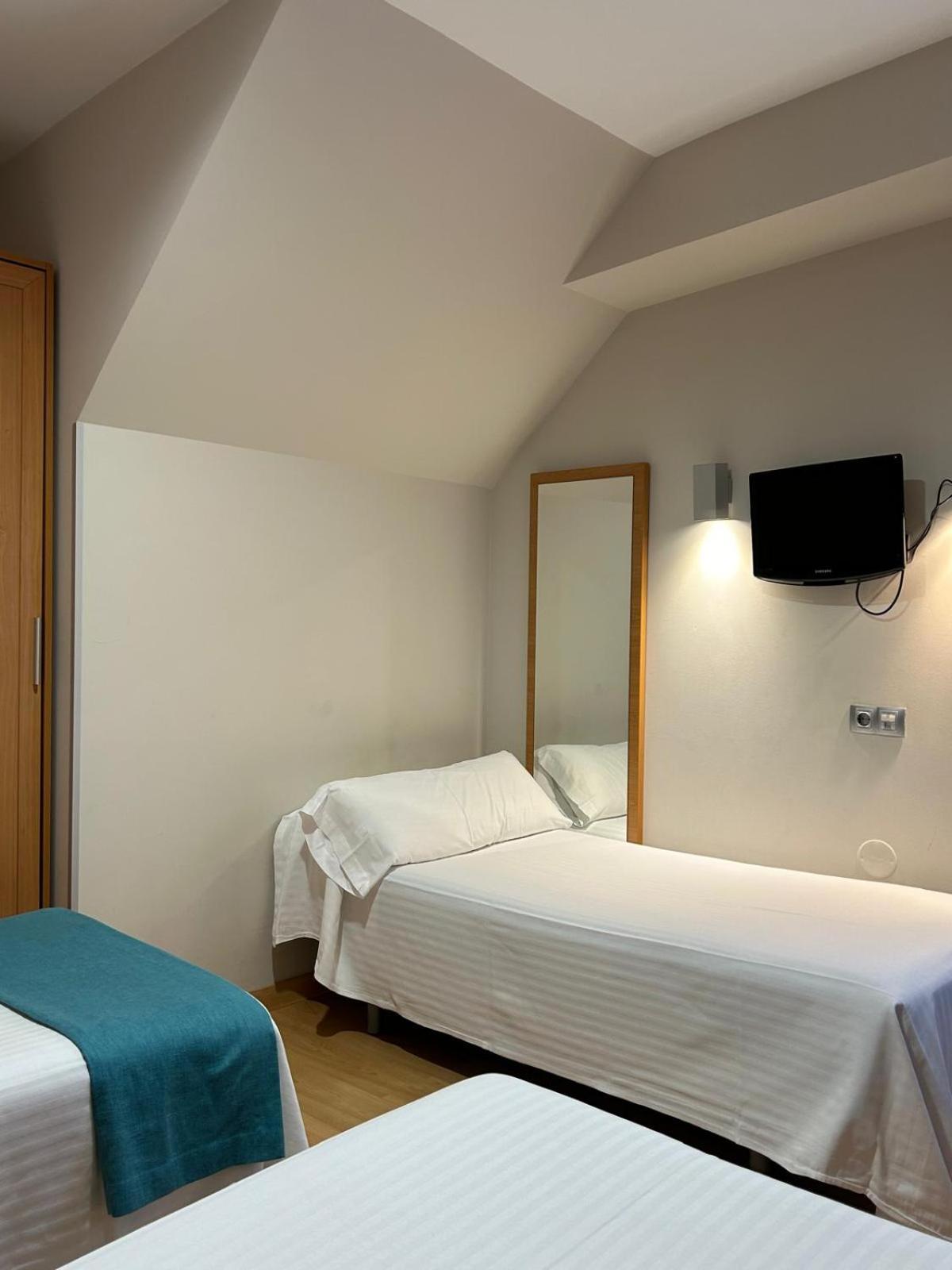 Hostal Aralar Aizoain ภายนอก รูปภาพ